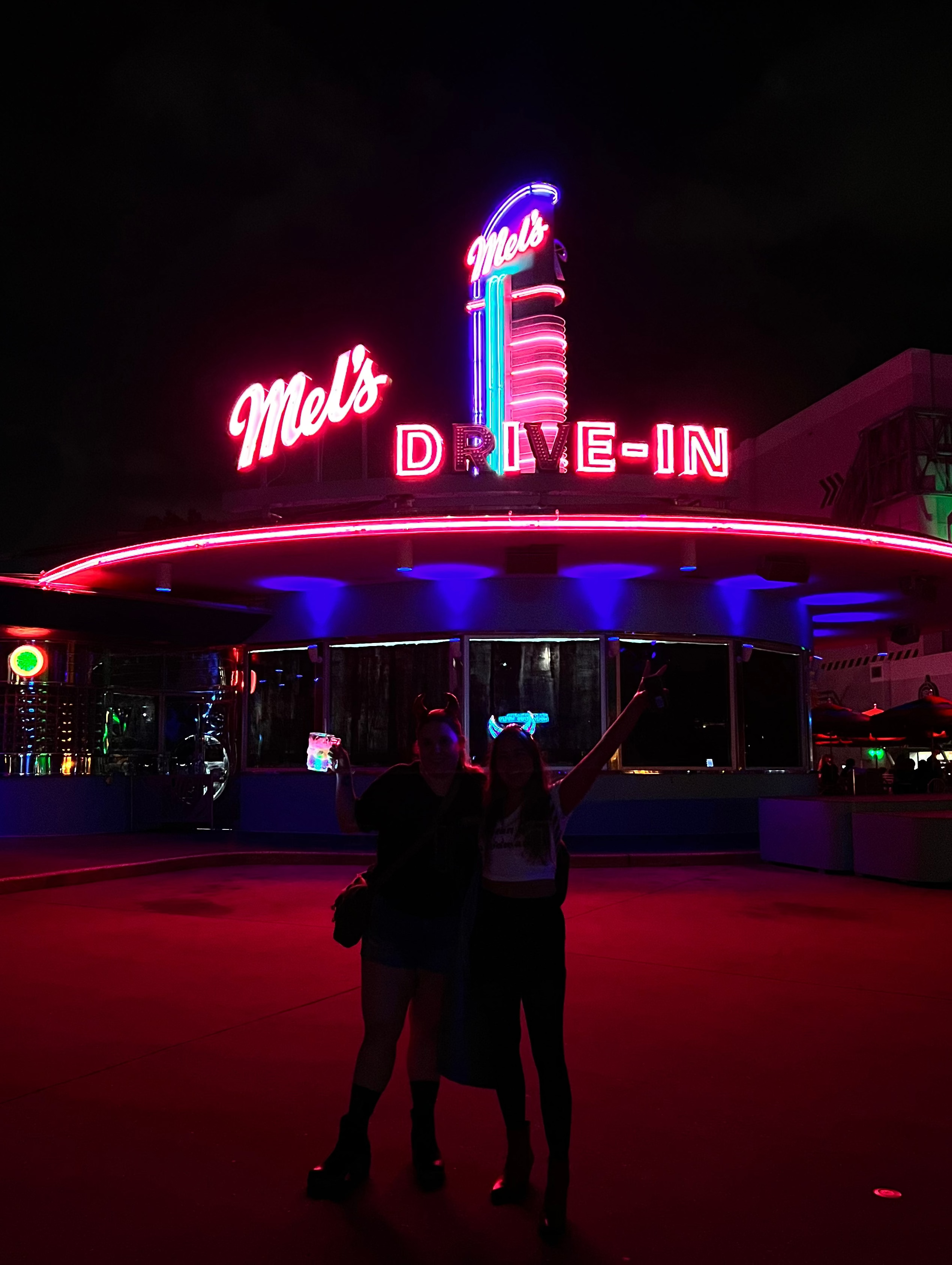 mel's die in at HHN halloween horror nights shirts
